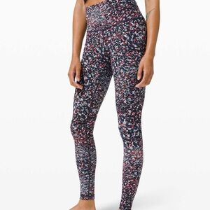Lululemon Wunder Under High-Rise Tight 28" *Luxtreme
Size 4